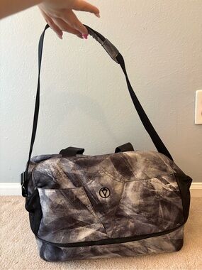 Ivivva Gray Black Patterned Travel Duffel Bag